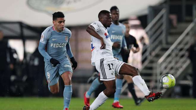 哈登今日凌晨砍下55分，50分+场次追平科比并列历史第三